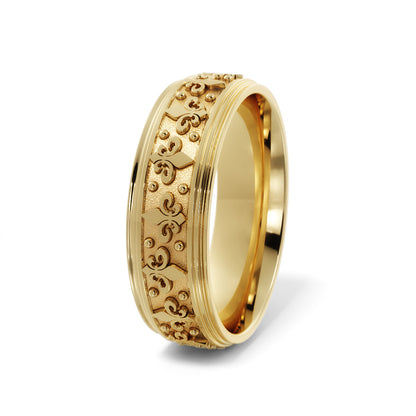 Fleur-de-lis Wedding Band in 18k Yellow Gold